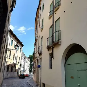 https://vivere-in-palazzo-storico.hotelinveneto.com