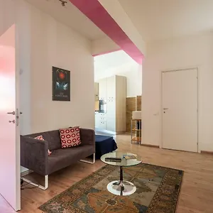 https://kubrick-by-luce-stellata.it-tuscanyhotel.com